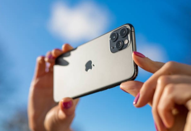 Cara edit foto agar terlihat tinggi di iPhone